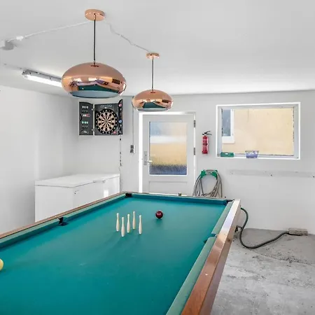 בית נופש 4 Bedroom Gorgeous In